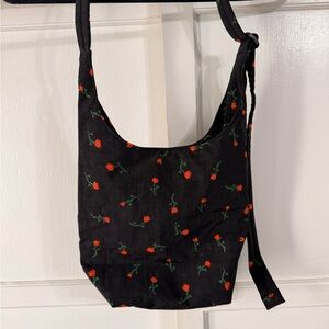 BAGGU Black Floral Shoulder Bag